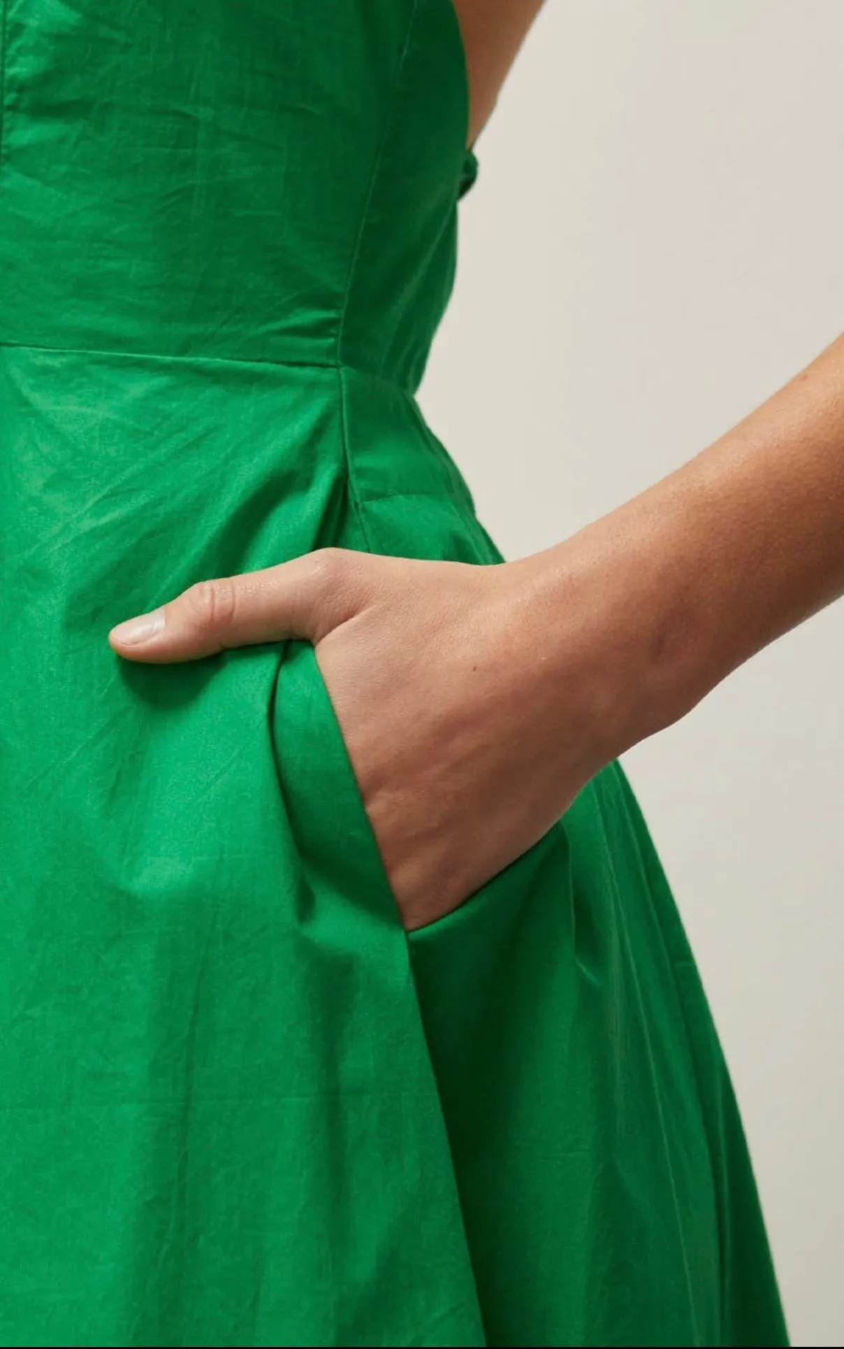 CRISS CROSS BACK POCKETED MIDI DRESS