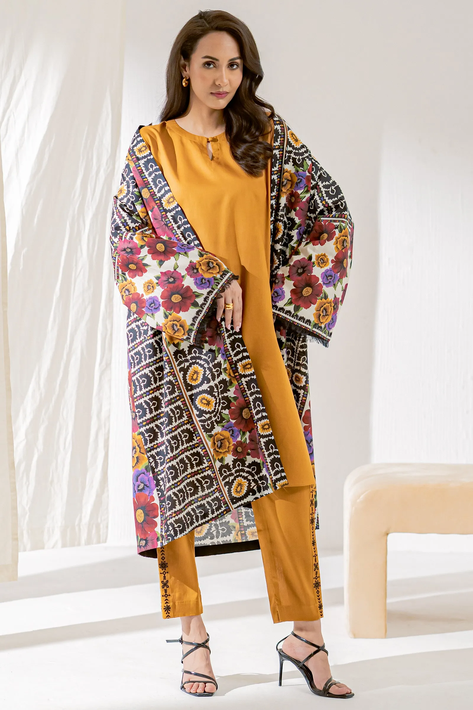 Dahlia Cape