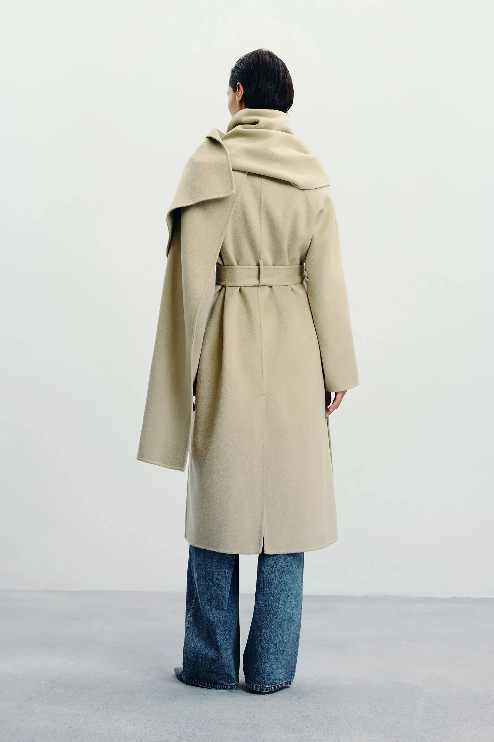 Grand Scarf Coat in Beige