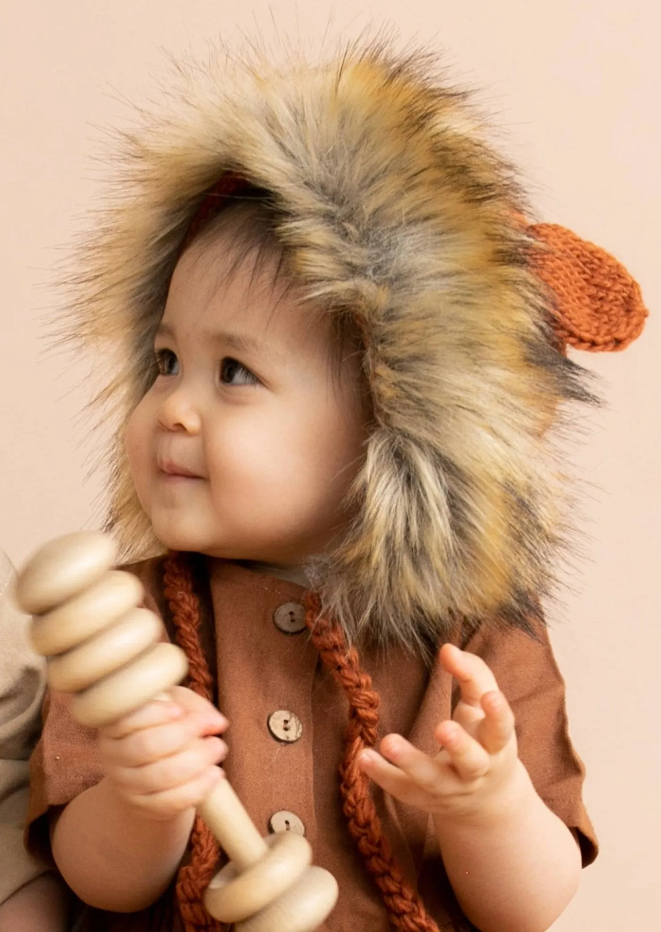 Lion Bonnet in Cinnamon
