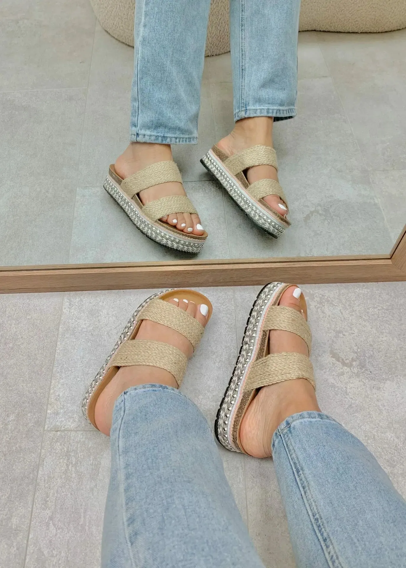 Mila | Elegant Slides