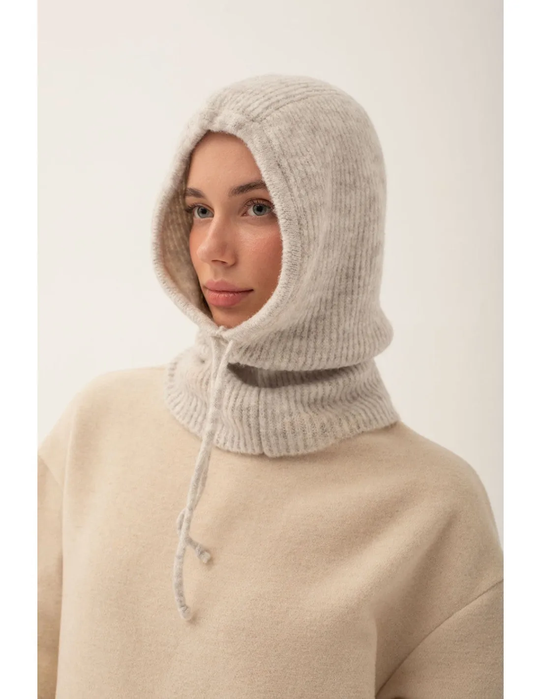Vezi Knit Hood