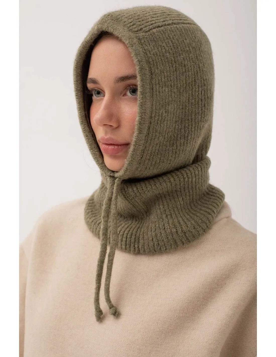Vezi Knit Hood